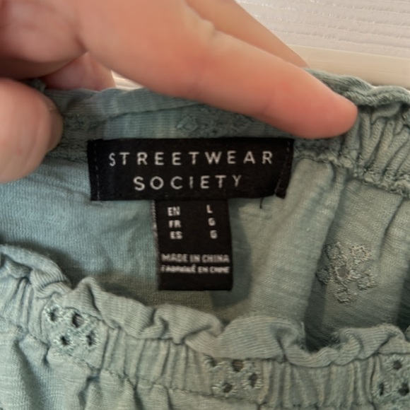 Army green like new crop top - Picture 3 of 7